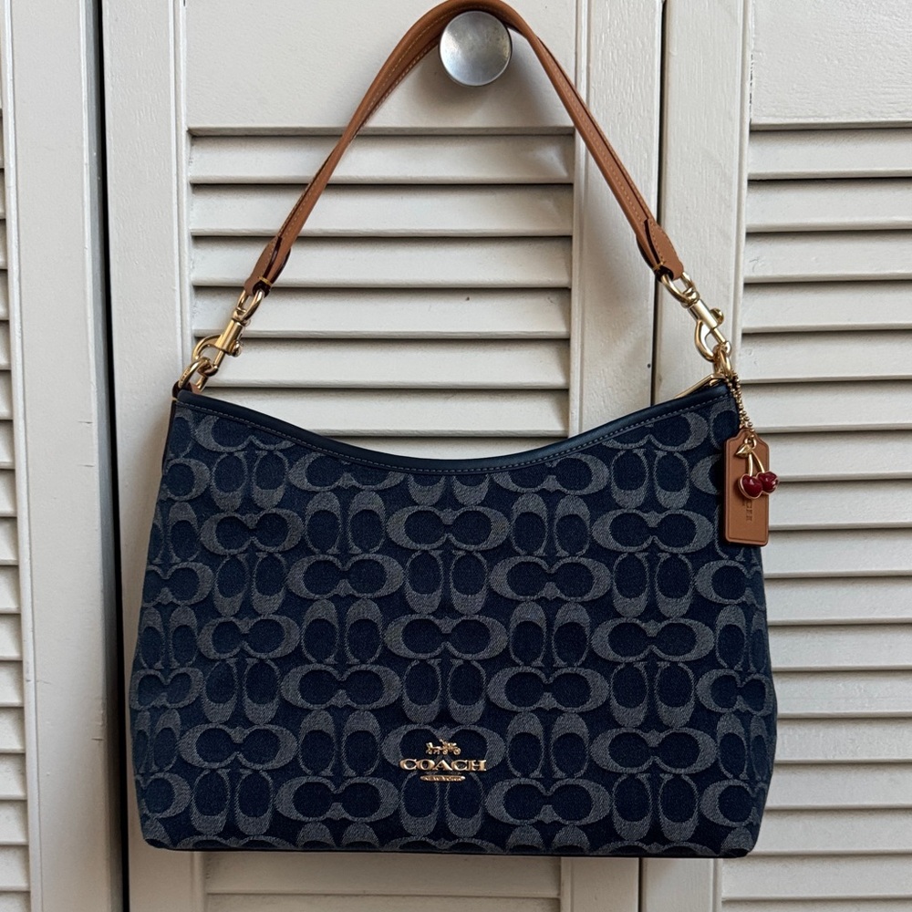 Brand NEW Coach laurel shoulder bag
